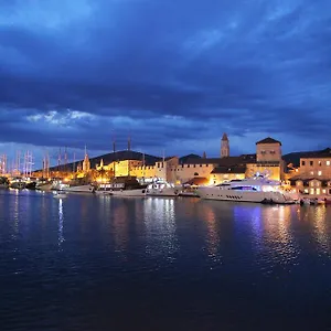 Macola Chorwacja